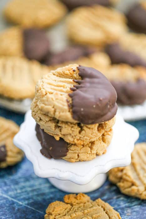 Thick & Soft Peanut Butter Cookies - The Baking ChocolaTess