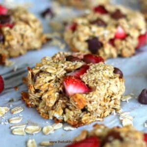 Healthy Strawberry Banana Oatmeal Cookies