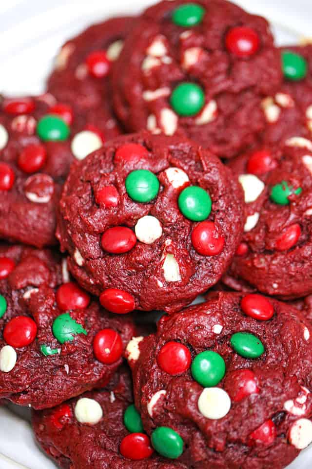 A Red Velvet Cake Mix Shortcut For Santa-approved Cookies - The Baking 