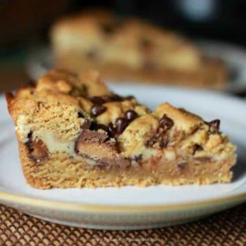 Reese's Cream Cheese Cookie Bars - The Baking ChocolaTess