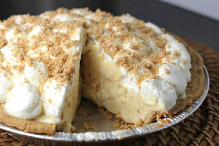 center of Amish Peanut Butter Cream Pie