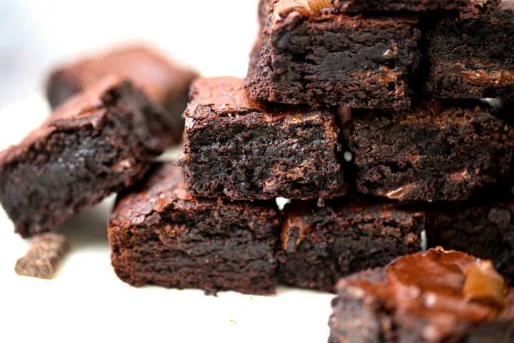 Fudgy Chocolate Chunk Brownies The Baking Chocolatess 7585