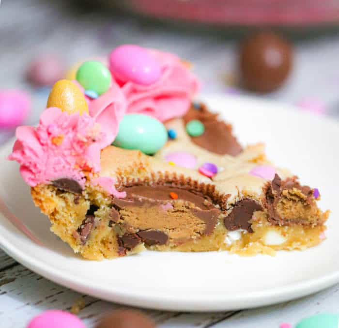 Candy Cookie Pie - The Baking ChocolaTess