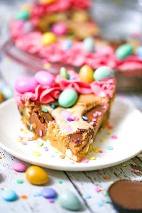 Candy Cookie Pie - The Baking ChocolaTess