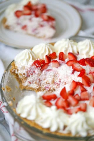 Strawberry Cheesecake Cream Pie - The Baking ChocolaTess