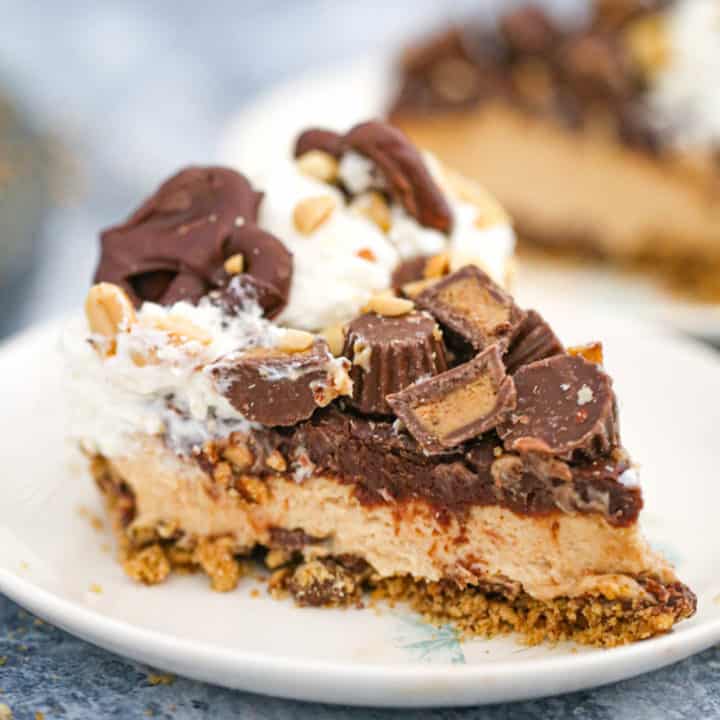 Reese's Peanut Butter Pretzel Pie - The Baking ChocolaTess