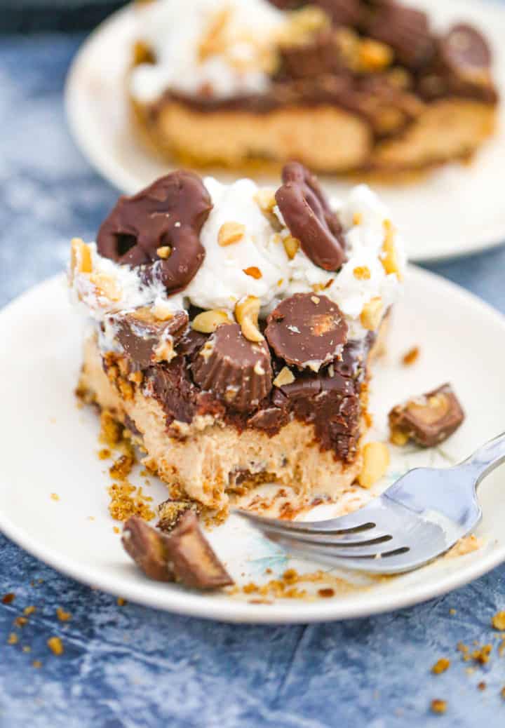 Reese's Peanut Butter Pretzel Pie - The Baking ChocolaTess