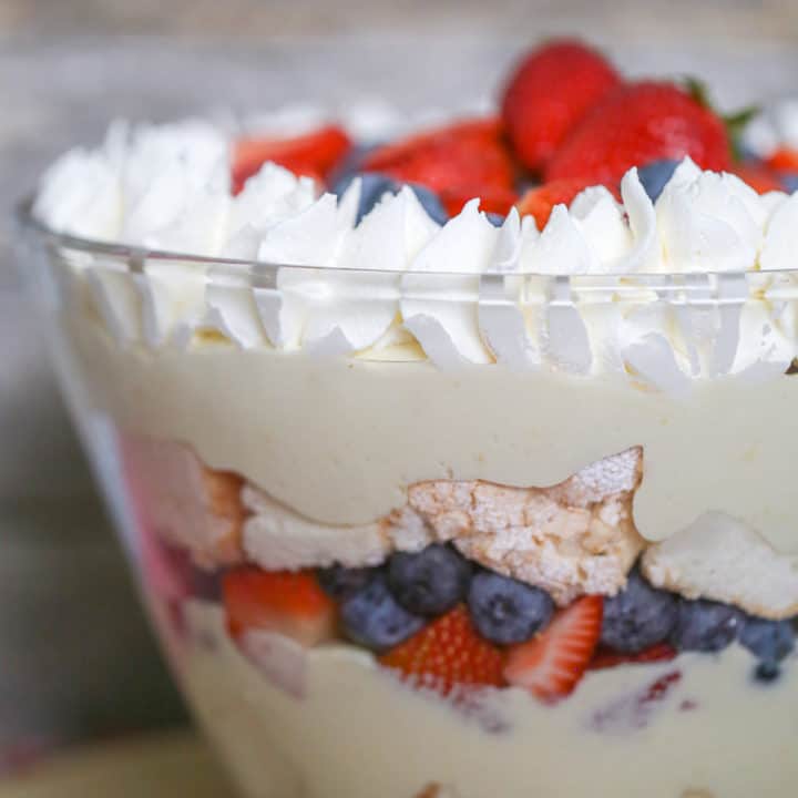 Easy Berry Trifle - The Baking ChocolaTess