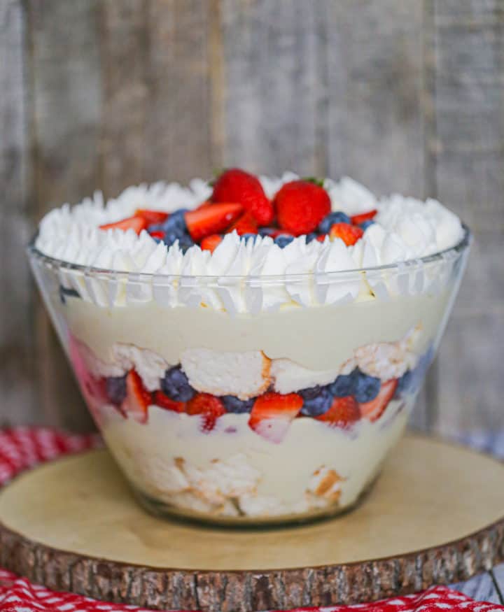 Easy Berry Trifle - The Baking ChocolaTess