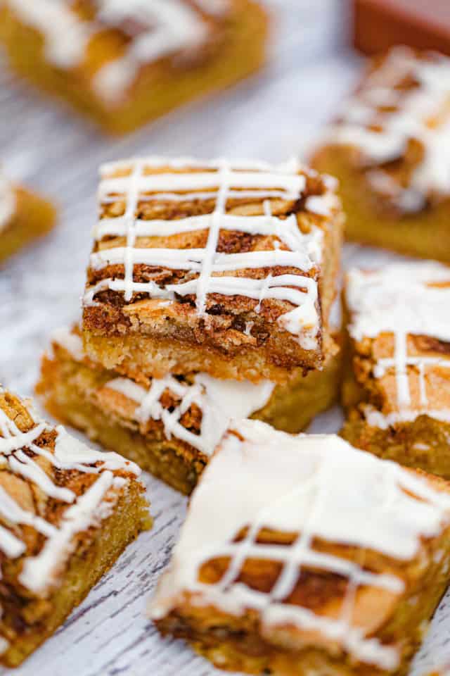 Cinnamon Roll Blondies - The Baking ChocolaTess