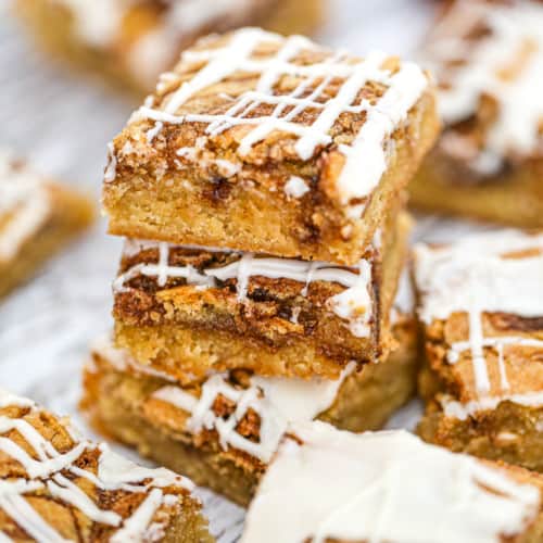 Cinnamon Roll Blondies - The Baking ChocolaTess