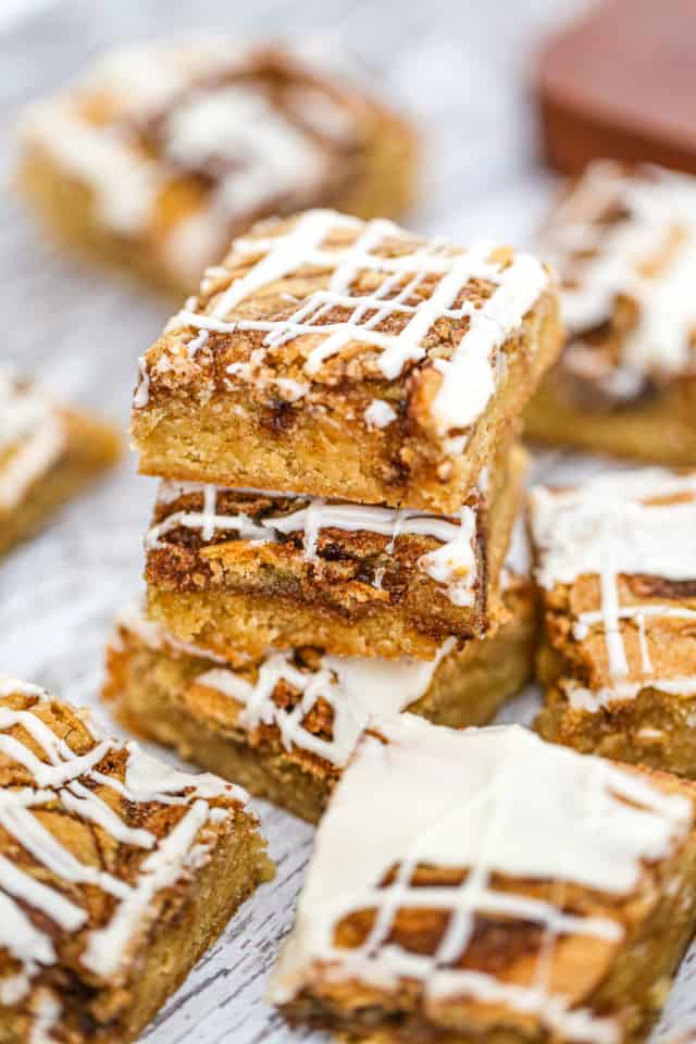 Cinnamon Roll Blondies - The Baking ChocolaTess