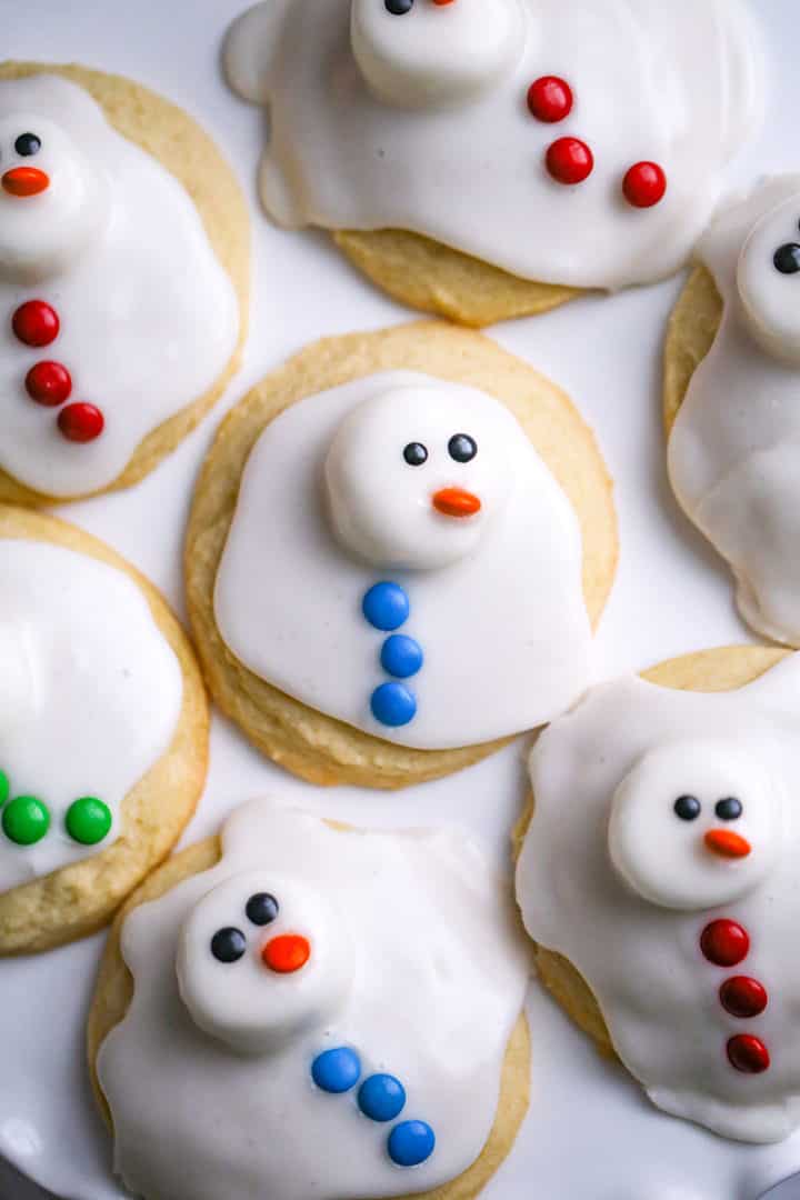 Easy Melted Snowman Cookies - The Baking ChocolaTess