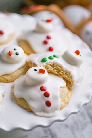 Easy Melted Snowman Cookies - The Baking ChocolaTess