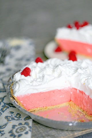 3 Ingredient Jello Cool Whip Pie - The Baking ChocolaTess