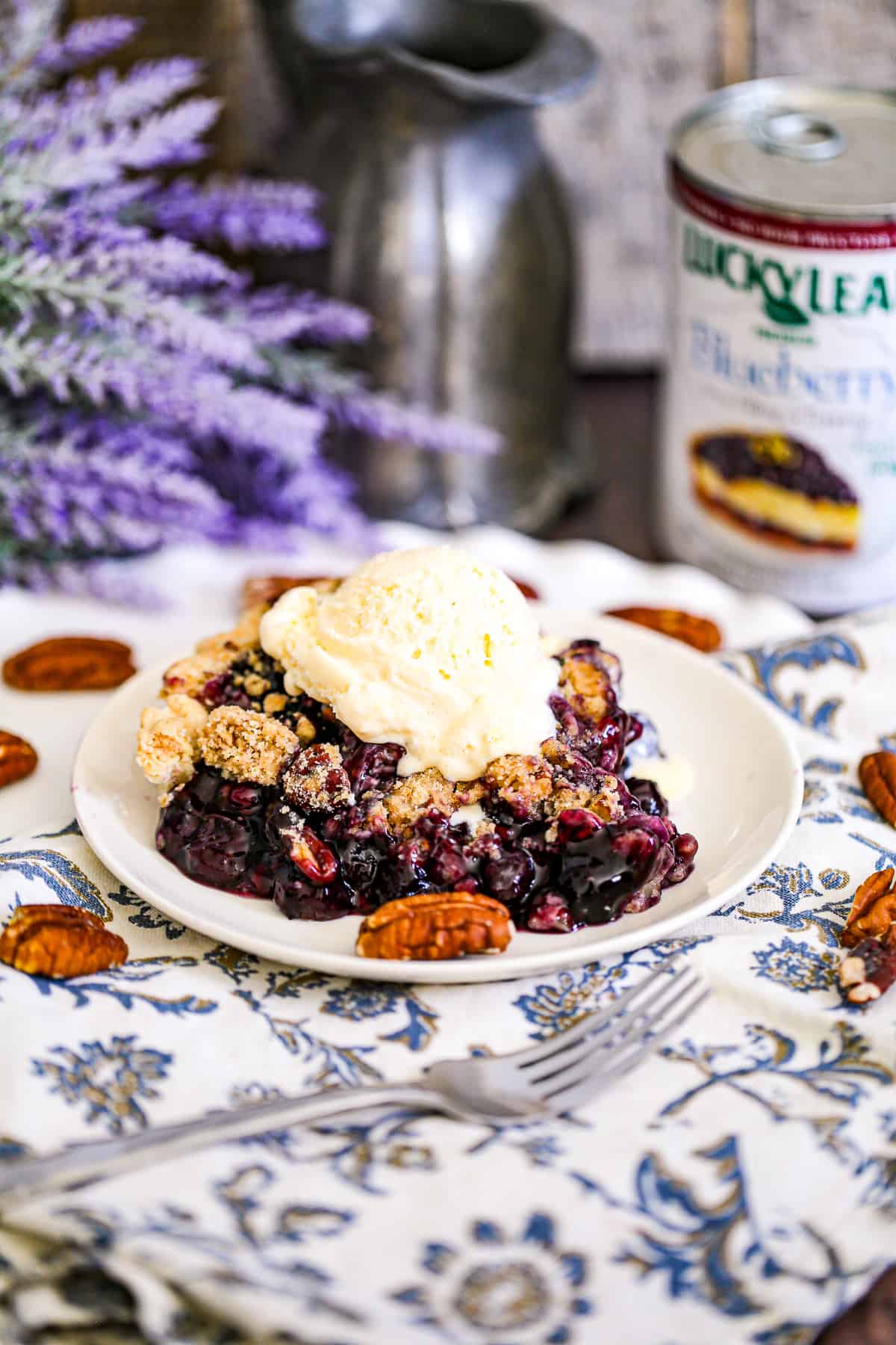 Pecan Blueberry Crumble Pie