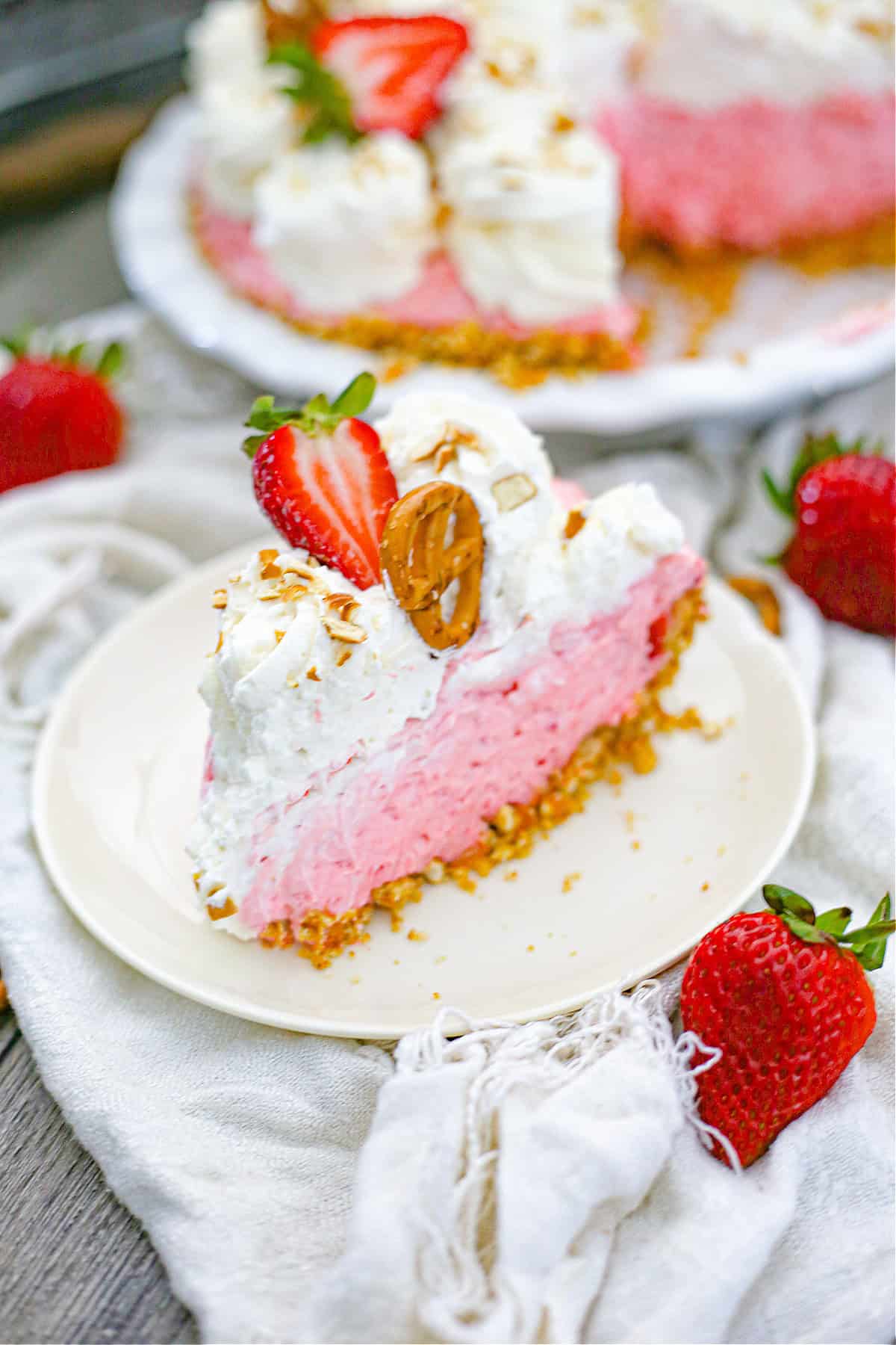 strawberry rhubarb pie with pretzel crust