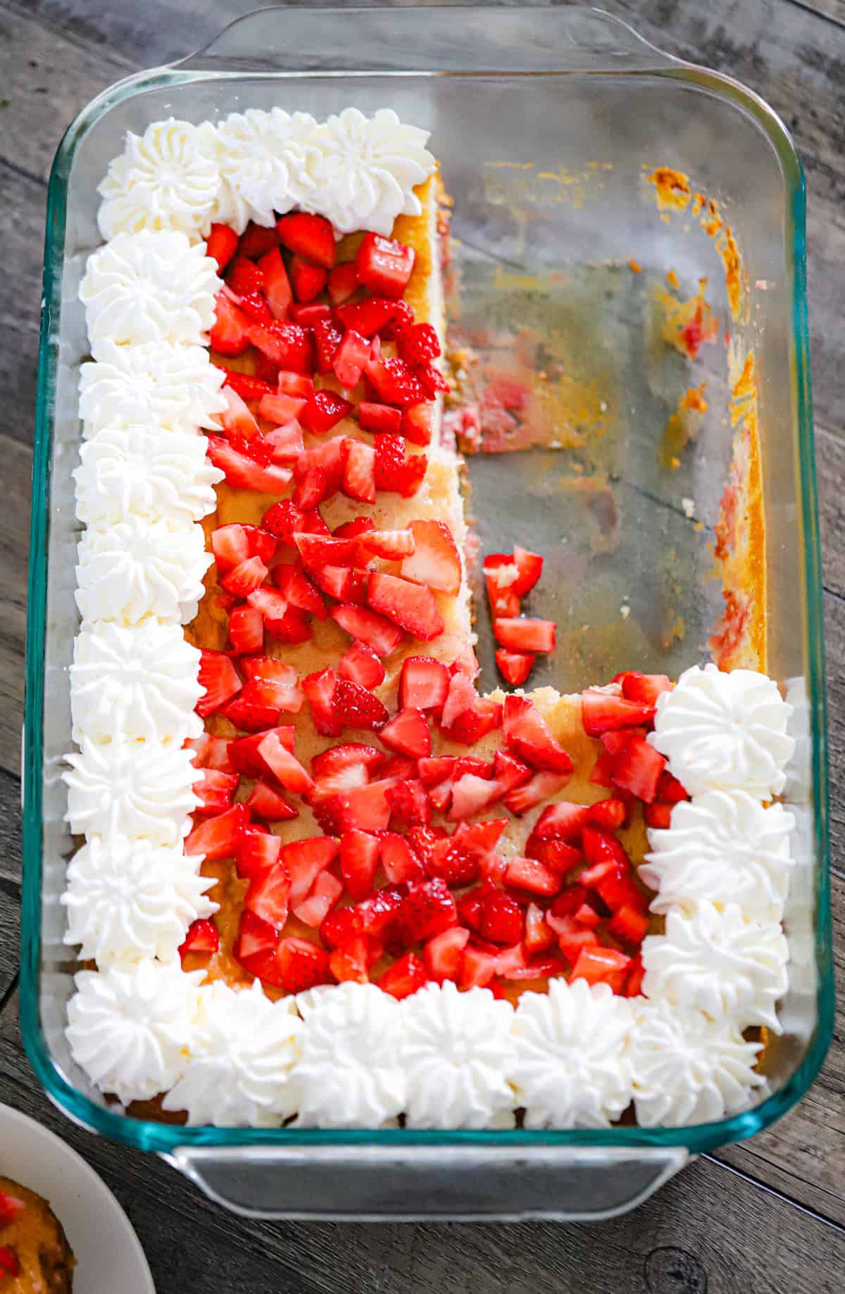 Strawberry Earthquake Cake recipe (Strawberry White Chocolate Cream Cheese Cake)