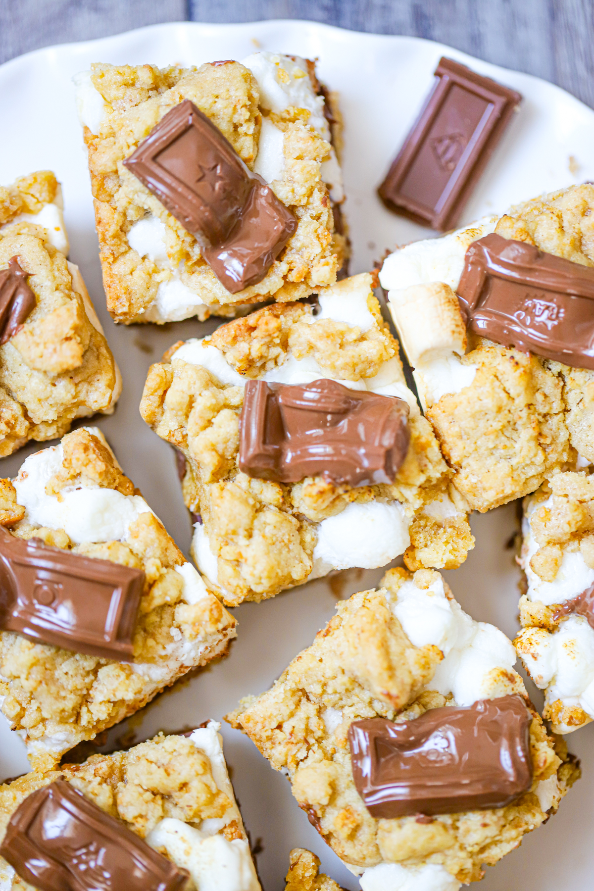 Super Easy baked S'mores Bars recipe smore dessert fun!