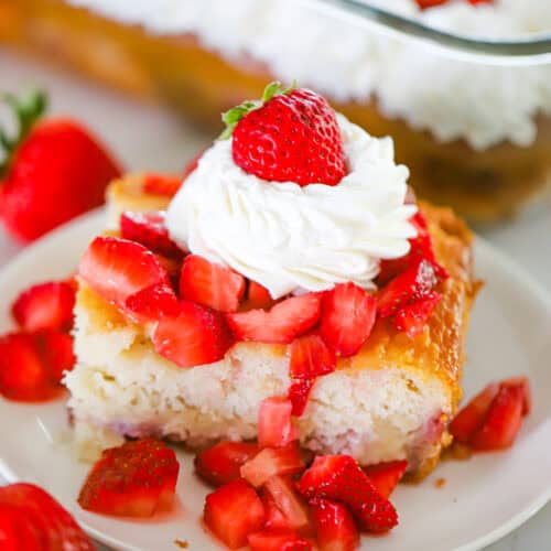 Strawberry Earthquake Cake (Strawberry White Chocolate Cream Cheese Cake)