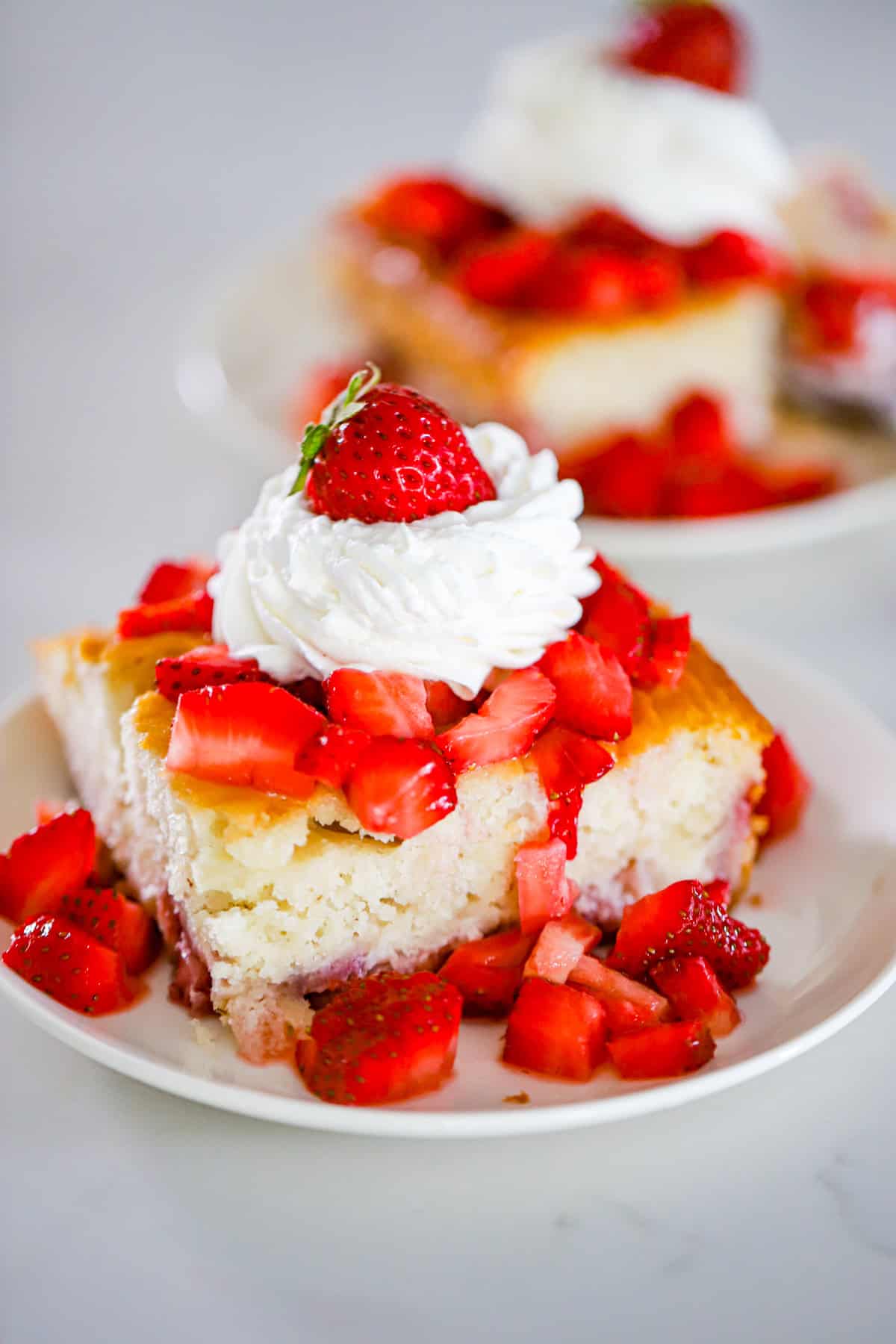 Strawberry Earthquake Cake (Strawberry White Chocolate Cream Cheese Cake)