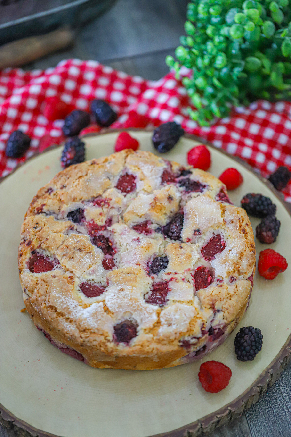 easy berry coffee cake