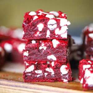 Easy Red Velvet White Chocolate Chip Brownies - 5 Ingredients