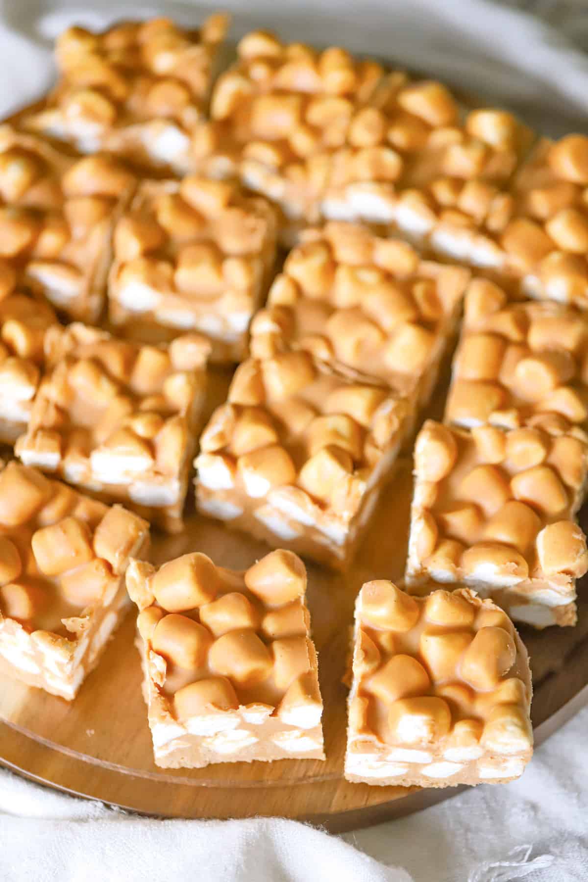 best and easy Peanut Butter Butterscotch Marshmallow Bars squares no bake recipe