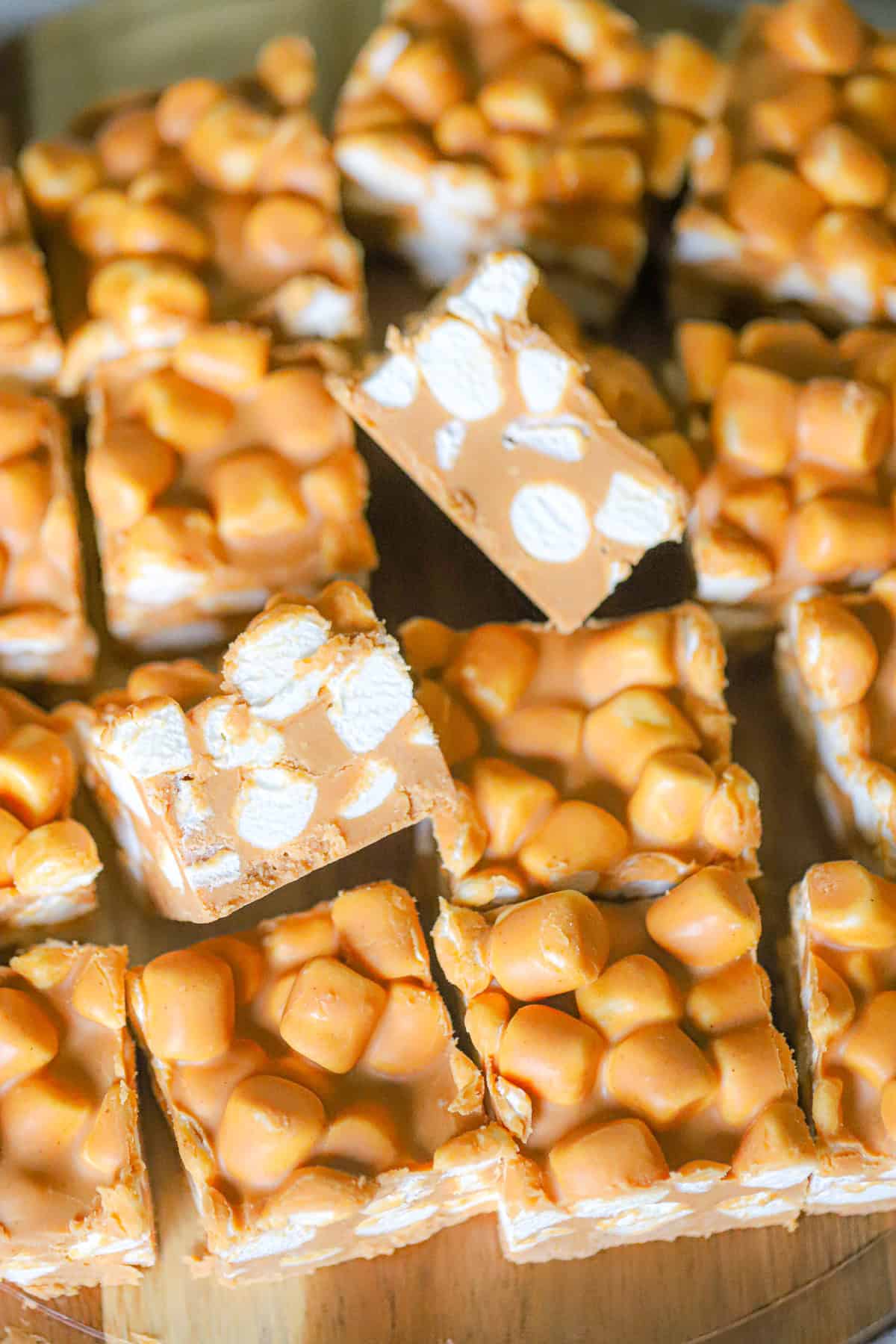 best and easy Peanut Butter Butterscotch Marshmallow Bars squares no bake recipe