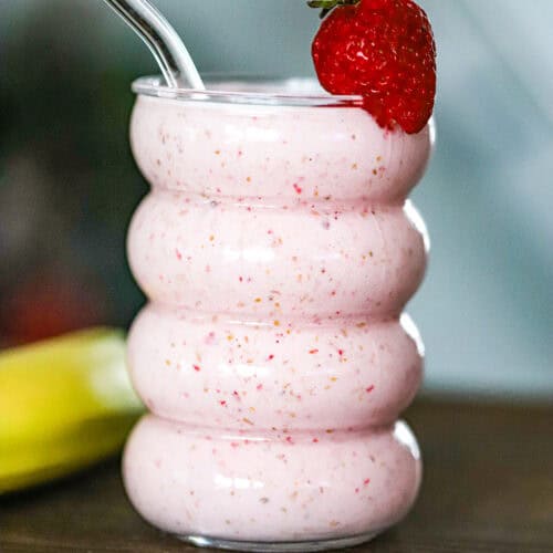 Super Food STRAWBERRY BANANA FLAX SMOOTHIE