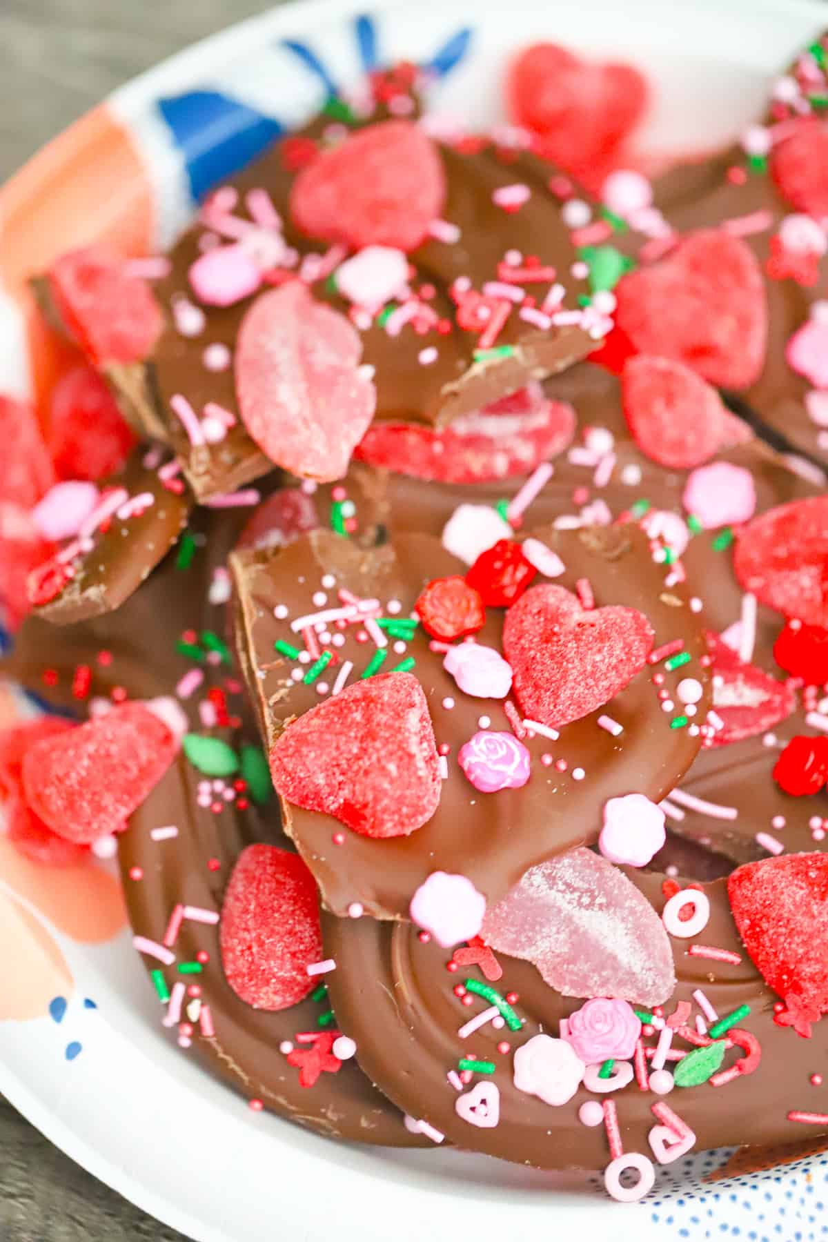 Romantic Valentine's Day chocolate candy Bark Recipe