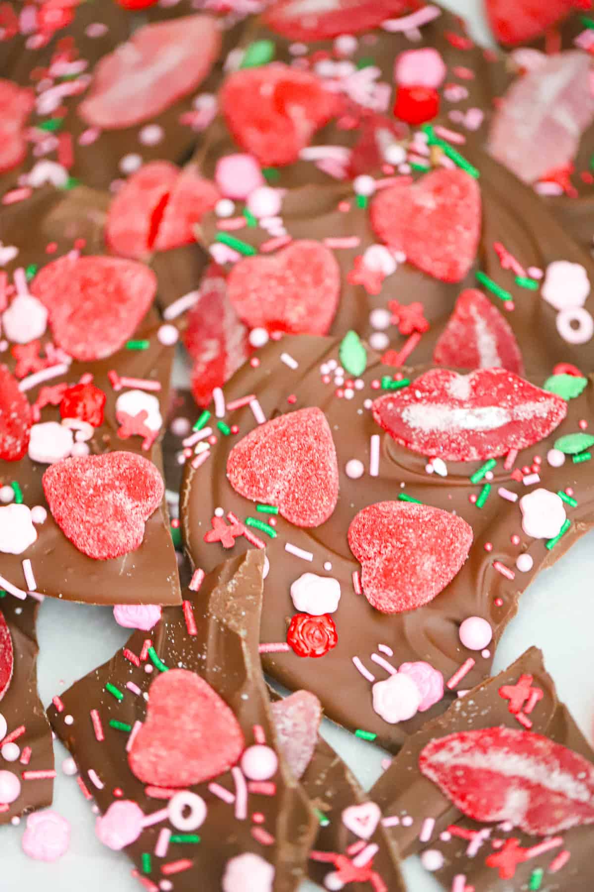 Romantic Valentine's Day chocolate candy Bark Recipe